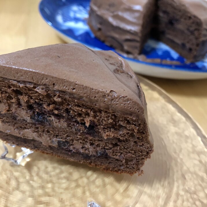 ブルーベリーソースのチョコレートケーキ